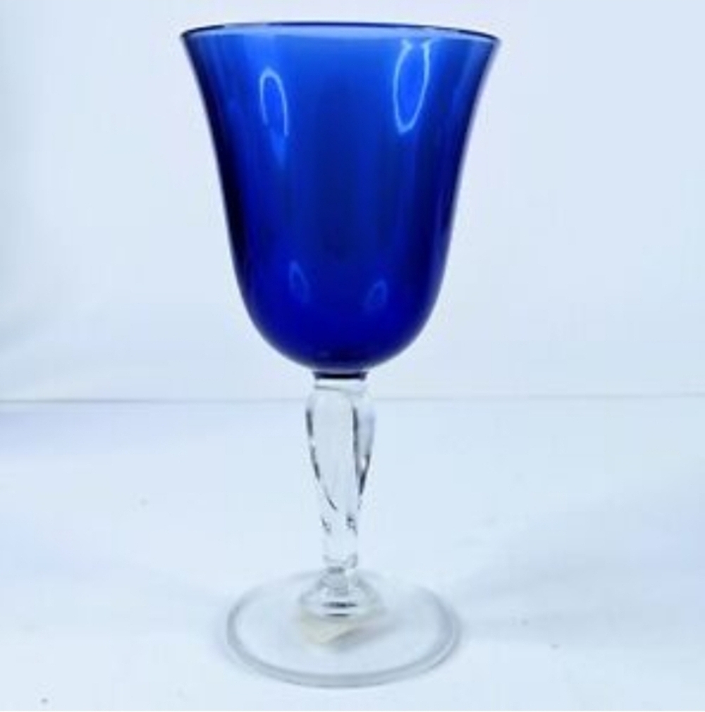- Elegant 2  Blue Wine Glasses